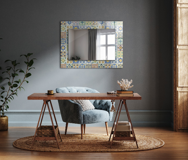 Espelho decorativo com estampa de azulejos coloridos