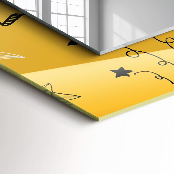 Espelho com moldura decorada com motivos de estrelas