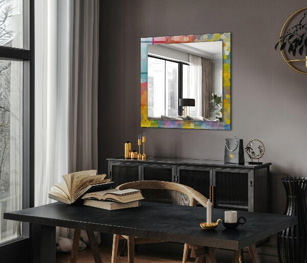 Espelho decorativo com mosaicos abstratos coloridos