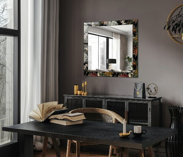 Espelho com moldura decorada com flores e pássaros