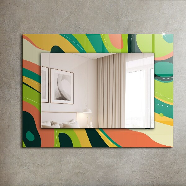 Espelho com moldura decorada com motivo geométrico