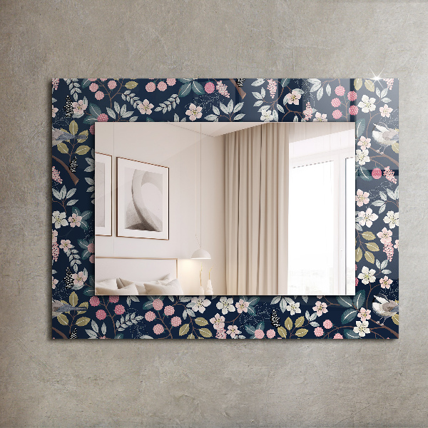 Espelho com moldura decorada com padrão de folhas em laranja