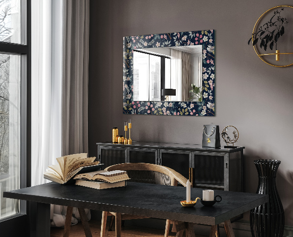 Espelho com moldura decorada com padrão de folhas em laranja