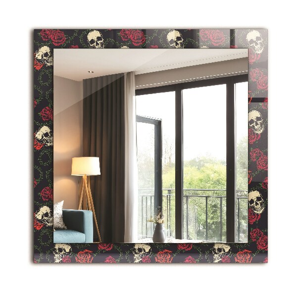 Espelho com moldura decorada de corações rosa