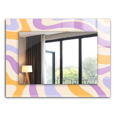 Espelho com moldura decorada com motivos coloridos