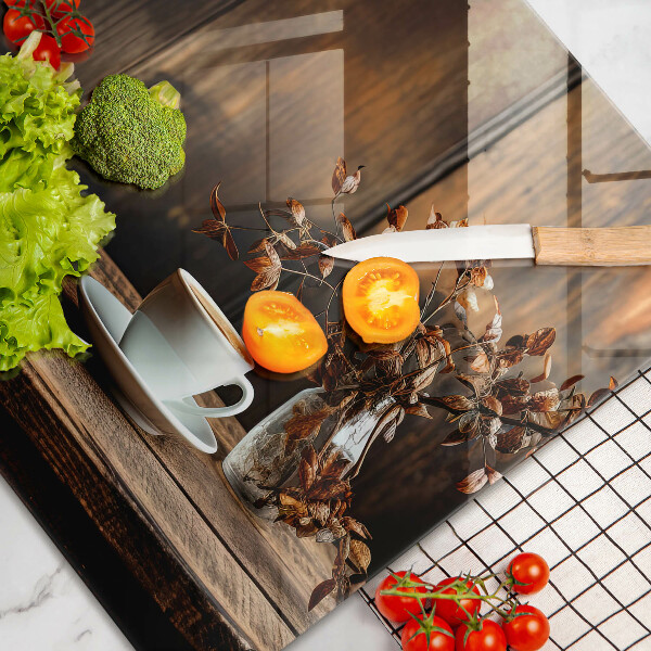 Cobertura placa vitrocerámica Uma xícara de café e madeira